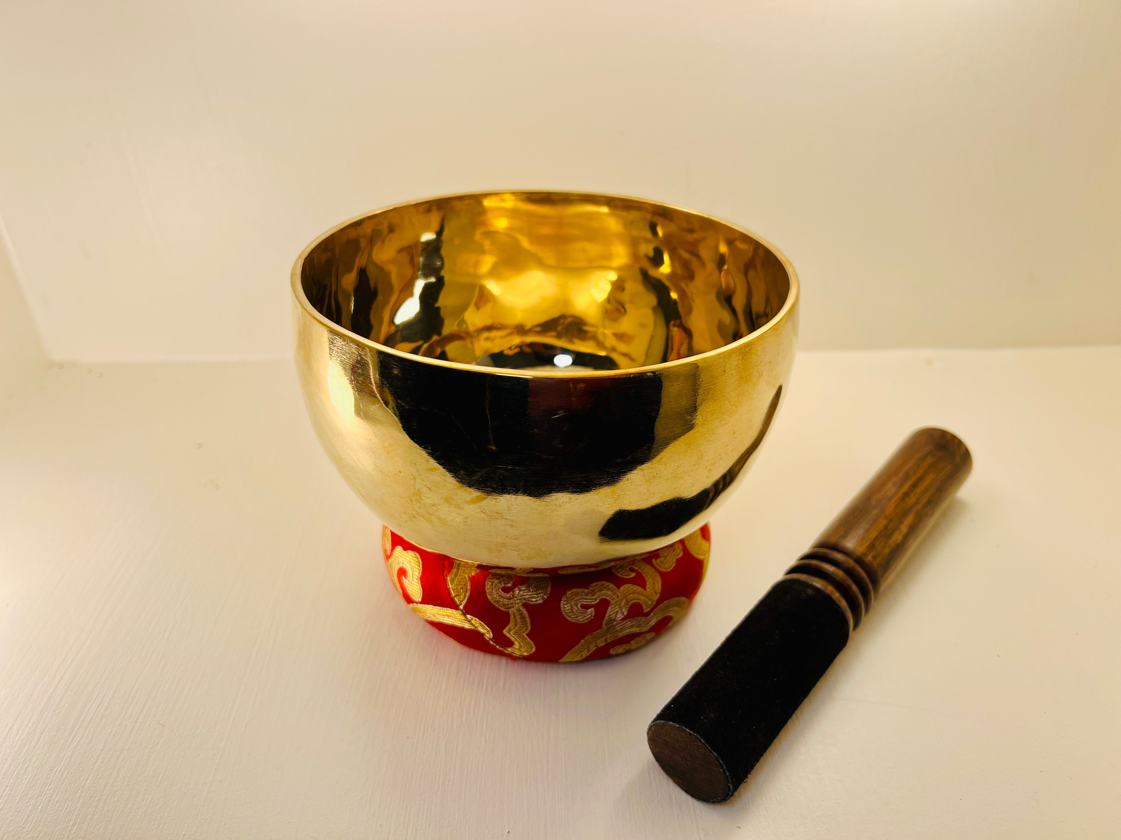 15cm Handmade Singing Bowl D4 Sacral Chakra – Tibetan Meditation Bowl Made in India