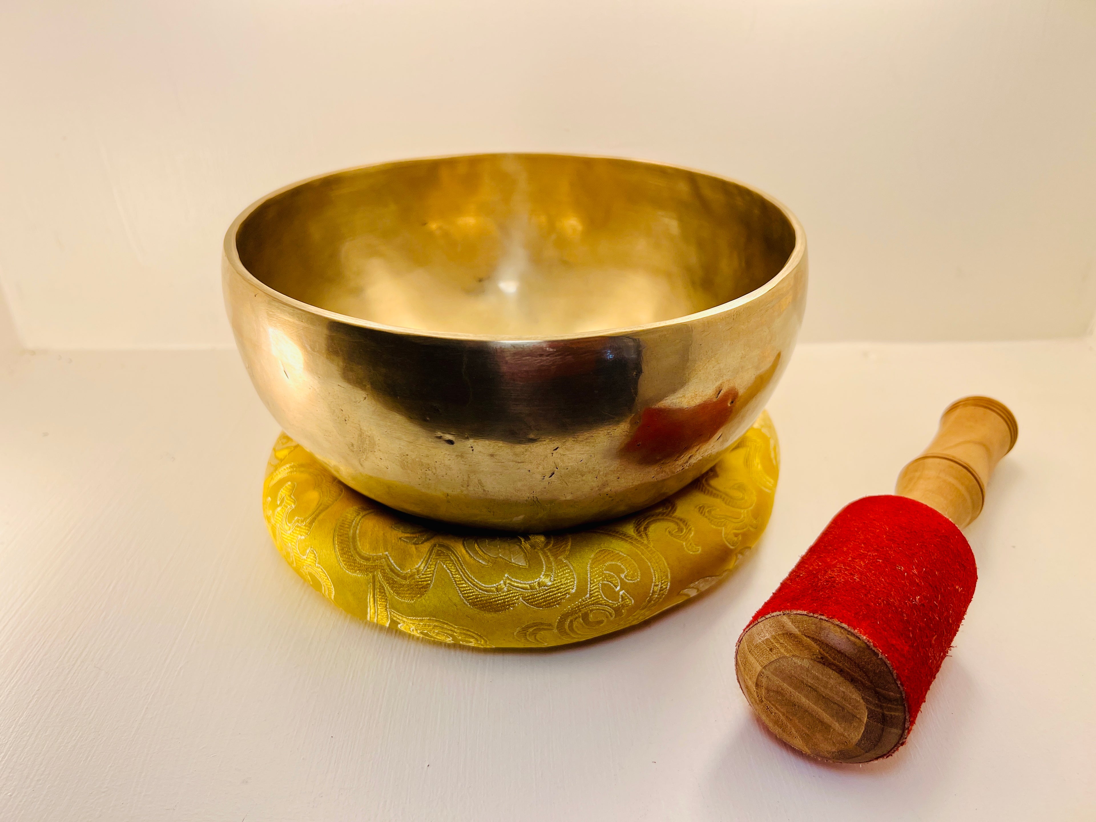 19cm Hand-Hammered 7 Metal Tibetan Singing Bowl A3 Third Eye Chakra – Meditation & Sound Healing Bowl Made in Nepal