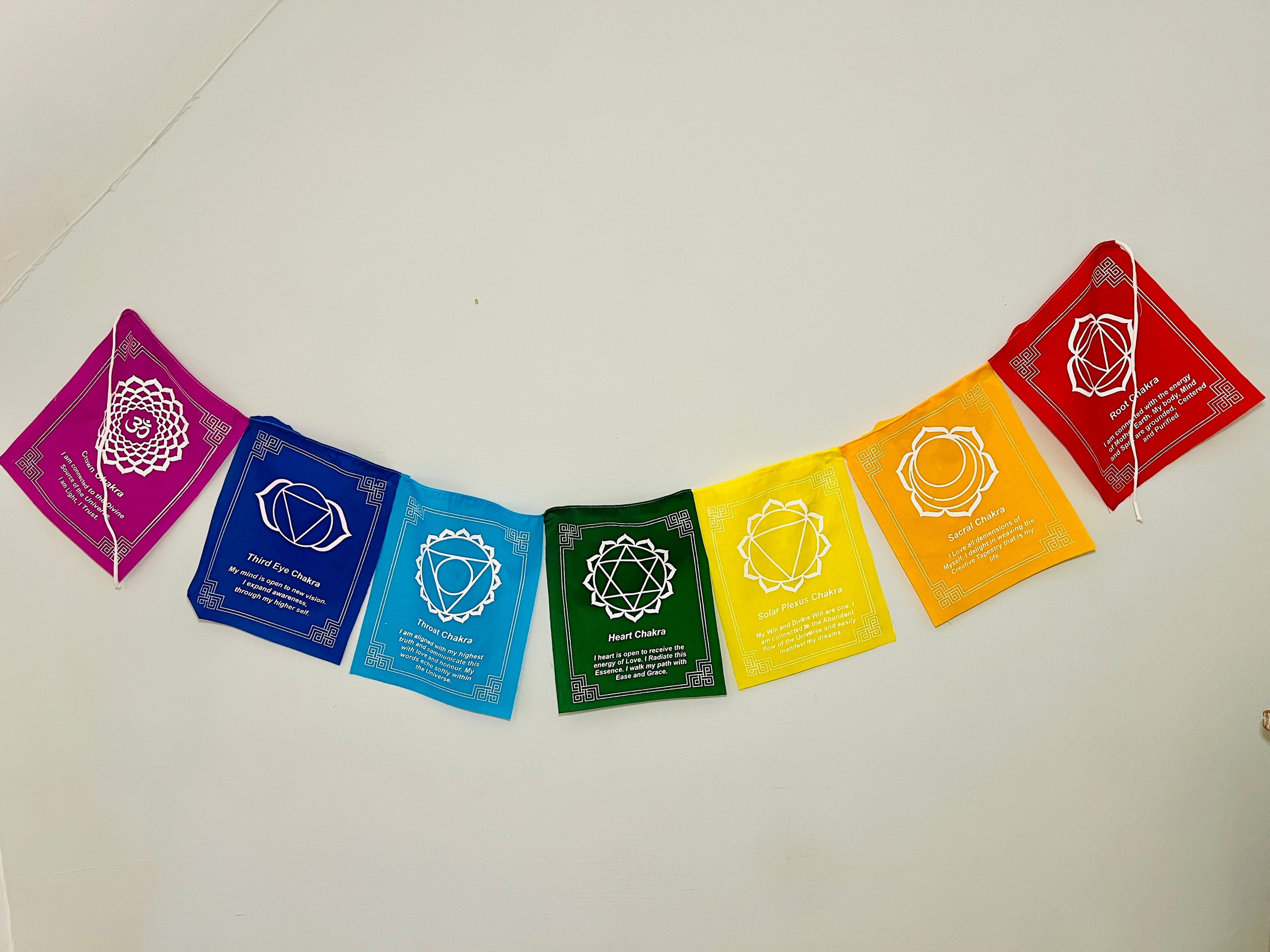 Rainbow Chakra Prayer Flags – 7 Chakra Symbols with Mantra Affirmations | Colourful Spiritual Bunting for Yoga Rooms, Meditation Spaces & Healing Décor